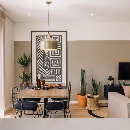 Lampoul - 2 Bedrooms And Balcony In Lapa *