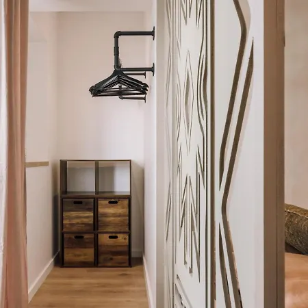 Lampoul - 2 Bedrooms And Balcony In Lapa *