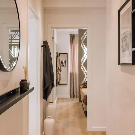 Lampoul - 2 Bedrooms And Balcony In Lapa Lisboa